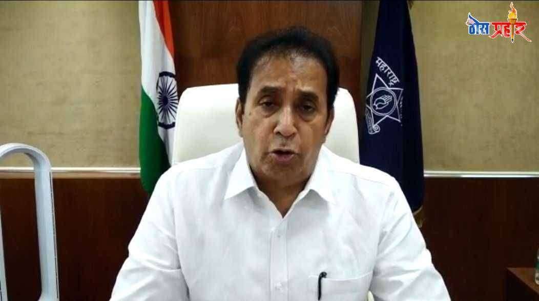 लॉक डाऊन च्या काळात गाडी वाहनाला परवानगी दिली म्हणून  भापोसे, प्रधान सचिव यांना सक्तीची रजा... गृहमंत्रालया चे आदेश