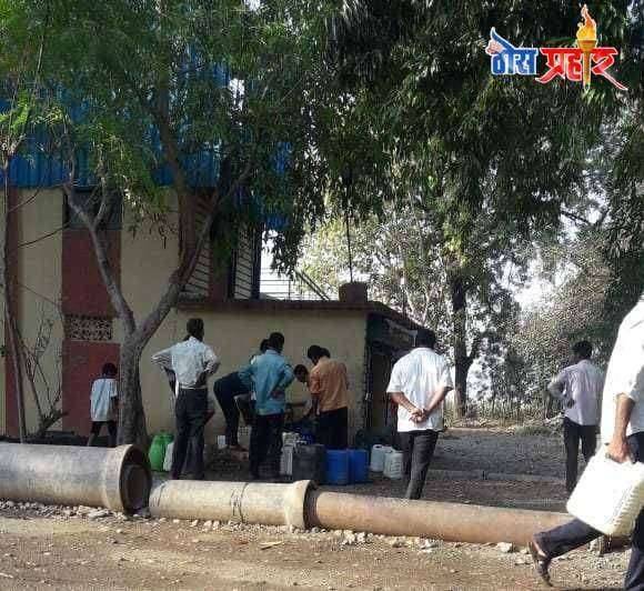 ?️ठोस प्रहार ब्रेकिंग..अमळनेर नगरपरिषदेच्या बुडा खाली अंधार..जलशुद्धीकरण केंद्रा वर कार्यरत कर्मचारी असुरक्षित