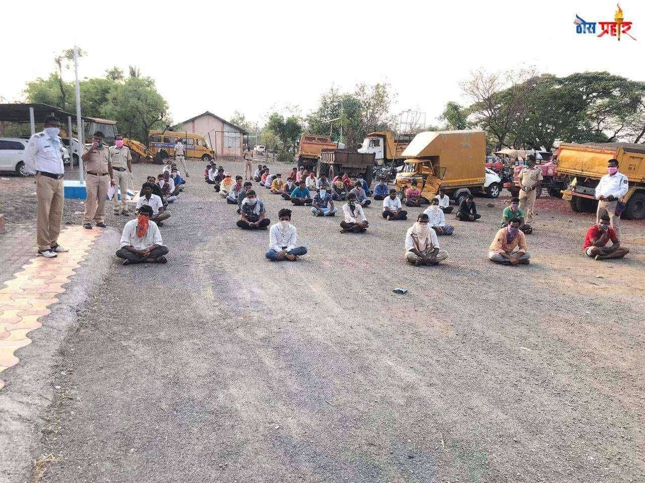 लोणंद येथे ४४ जनांना जुगार खेळताना छापा टाकून घेतले ताब्यात. जुगारु कायदा व आपत्ती व्यवस्थापन कायद्याअंतर्गत गुन्हे दाखल.