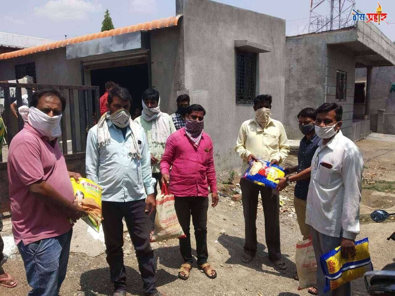 राष्ट्रीय स्वयंसेवक संघ परंडा च्या वतीने गरजुंसाठी अन्नधान्याच्या किटचे वाटप