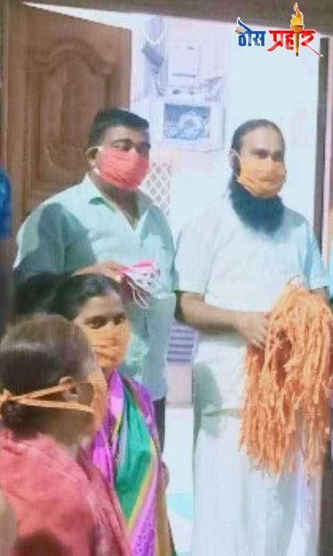 फैजपुरात माजी नगराध्यक्ष निलेश राणे व मित्र परिवारातर्फे 2000 माक्स चे वाटप