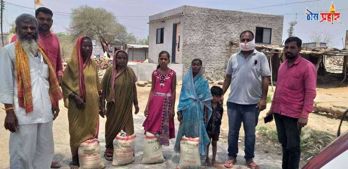 राष्ट्रीय स्वयंसेवक संघ परंडा च्या वतीने गरजुंसाठी अन्नधान्याच्या किटचे वाटप