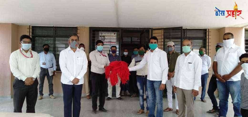 चांदवड देवळा विधानसभा आमदार डॉ.राहुल दादा आहेर यांच्या अध्यक्षतेखाली तातडीची बैठक तहसील कार्यालय चांदवड येथे बोलावण्यात