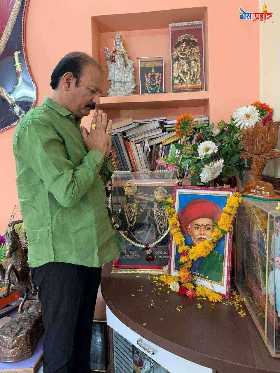 विद्येविना मती गेली मती विना वित्त गेले वित्ताविना शूद्र खचले इतके अनर्थ एका अविद्येने केले.महात्मा फुले