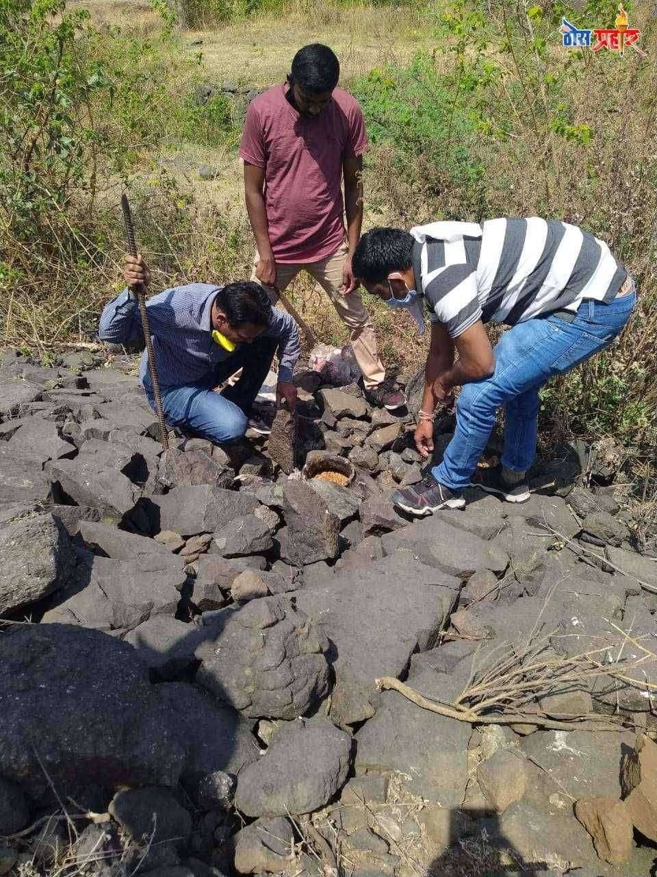 कळवण तालुक्यातील मोहनदरी शिवारात पाझर तलावाजवळ दारू अड्डा उध्वस्त
