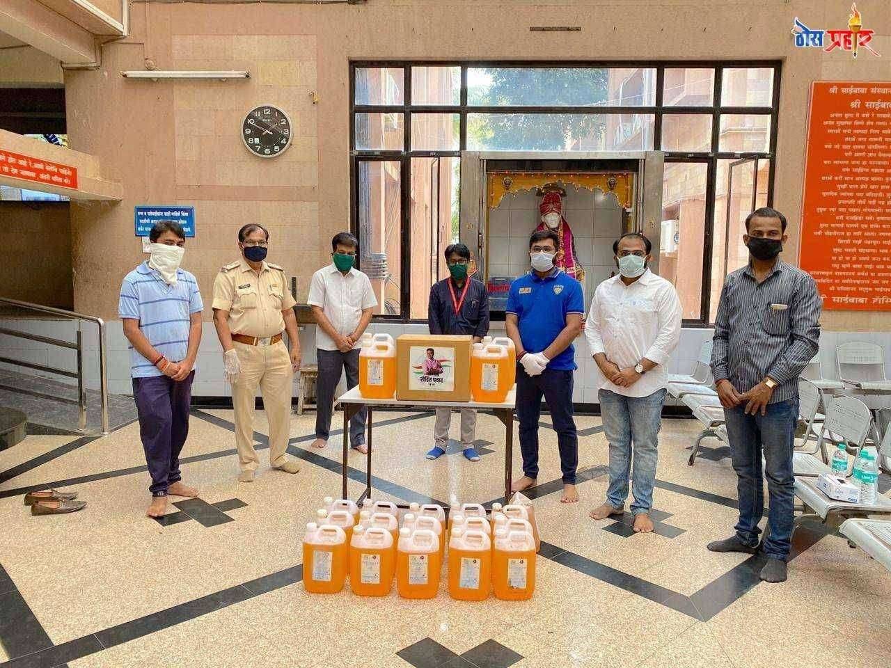 राष्ट्रवादीचे आमदार रोहितदादा पवार यांनी शिर्डी संस्थानला १०० लीटर सॅनिटायझर दिले