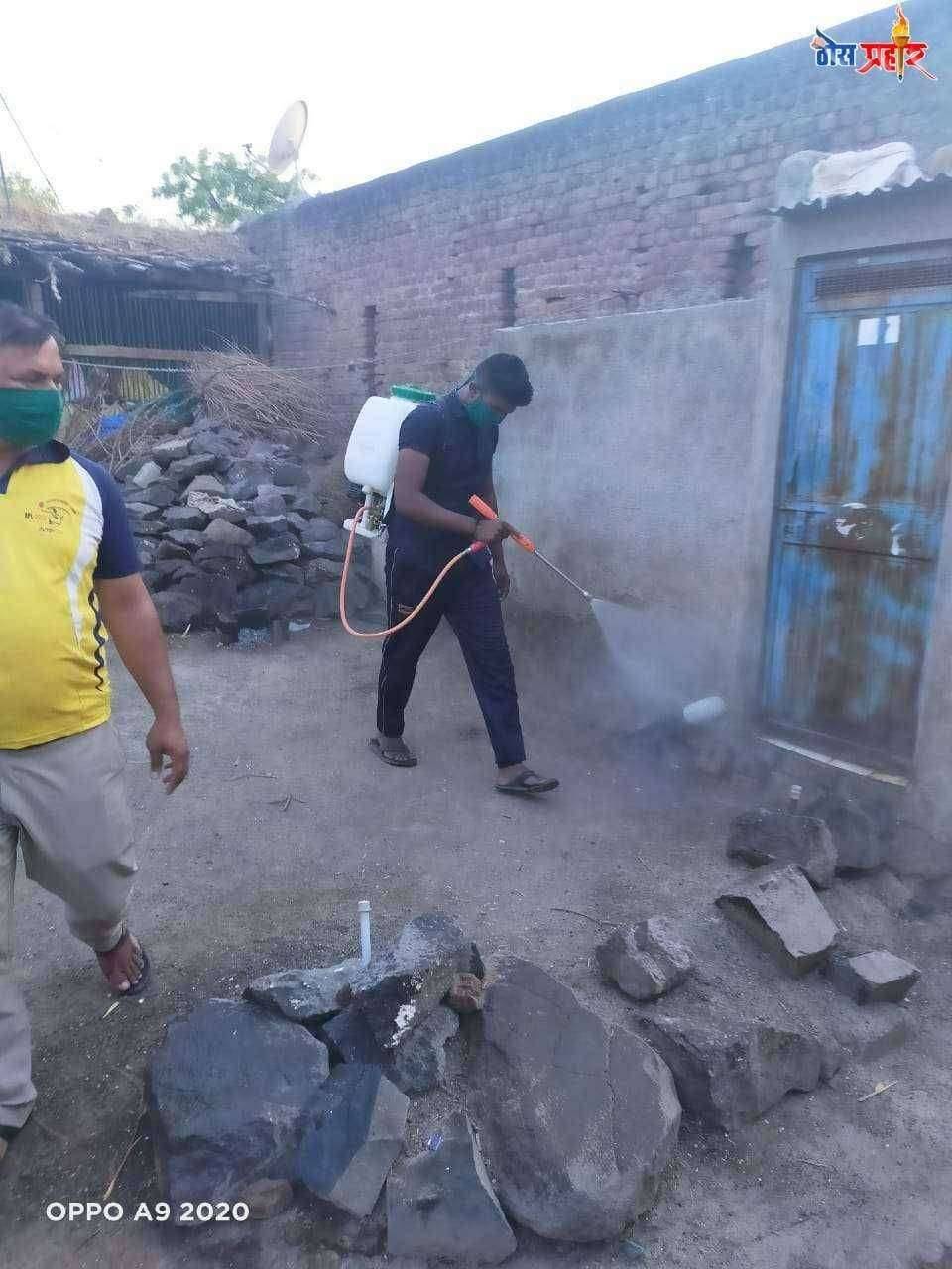 कवपिंप्री येथे निर्जंतुक फवारणी तरुणांनी घेतला पुढाकार