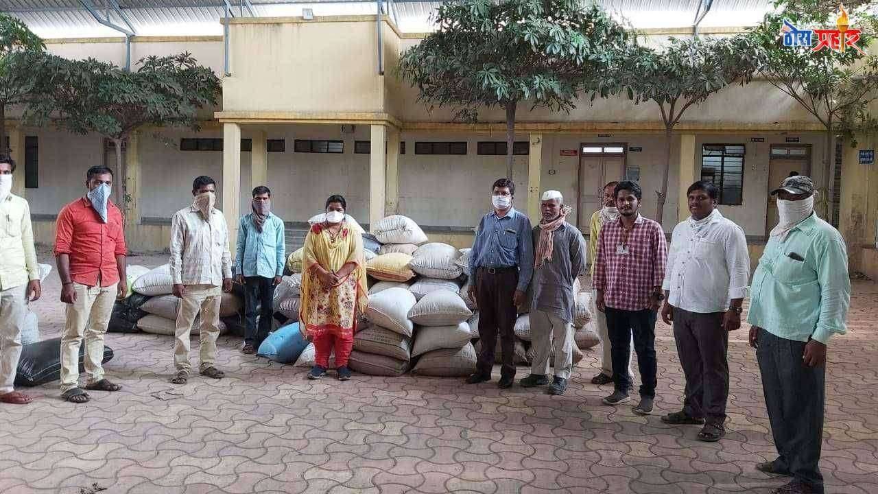 अक्कलकोट तालुक्यातील बहुभूधारक शेतकरी यांनी केली 75 क्विंटल ज्वारी केली दान