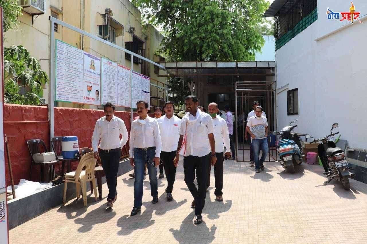 माजी मंत्री गिरीषभाऊ महाजन यांची आमदार मंगेश चव्हाण यांच्या जनसेवा कार्यालयाला धावती भेट