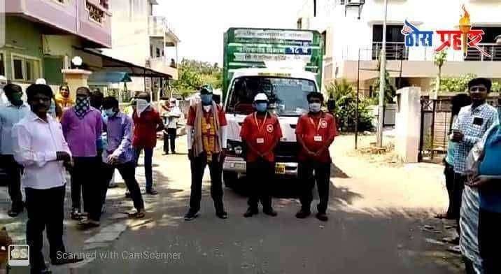 नाशिकरोड परिसरातील सफाई कर्मचार्यांना नागरिकांनी दिली मानवंदना