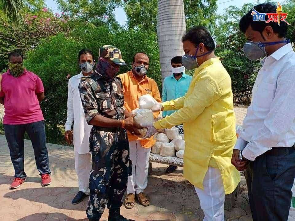 महाराष्ट्र कमांडो फोर्स जवानाना मनसे कडून मदतीचा हात