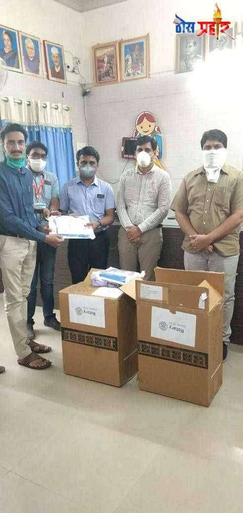 चाळीसगावातील रोटरी परिवाराकडून PPE किट चे वाटप...