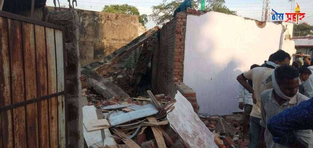 चक्रीवादळाने भिंत कोसळून ३ जन जखमी , १ मृत १ अती गंभीर, व्यापाराचे लाखोचे नुकसान.