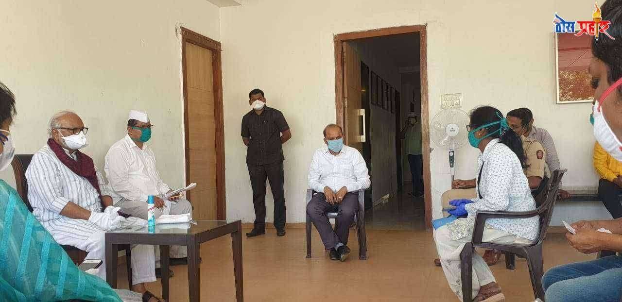 कोरोनाच्या पार्श्वभूमीवर ना. छगन भुजबळ यांनी केली विलीगिकरण कक्षाची पाहणी