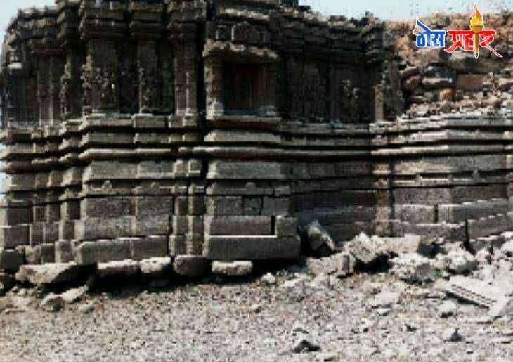 उजनी धरण क्षेत्रातील प्राचीन ‘हेमाडपंथी’ दगडी मंदिराची दुरावस्था