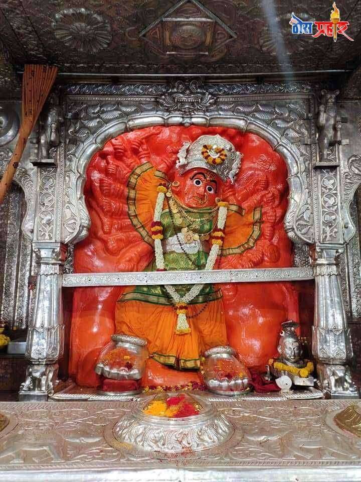 वणी नांदुरी सप्तशृंगी गड सप्तशृंगी गड साडेतीन पीठांपैकी एक जागृत देवस्थान सप्तशृंगी देवी माता