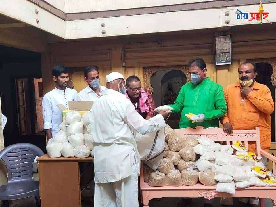 पंढरपुरातील गरजू परीट समाज बांधवांना  मनसेची मदत