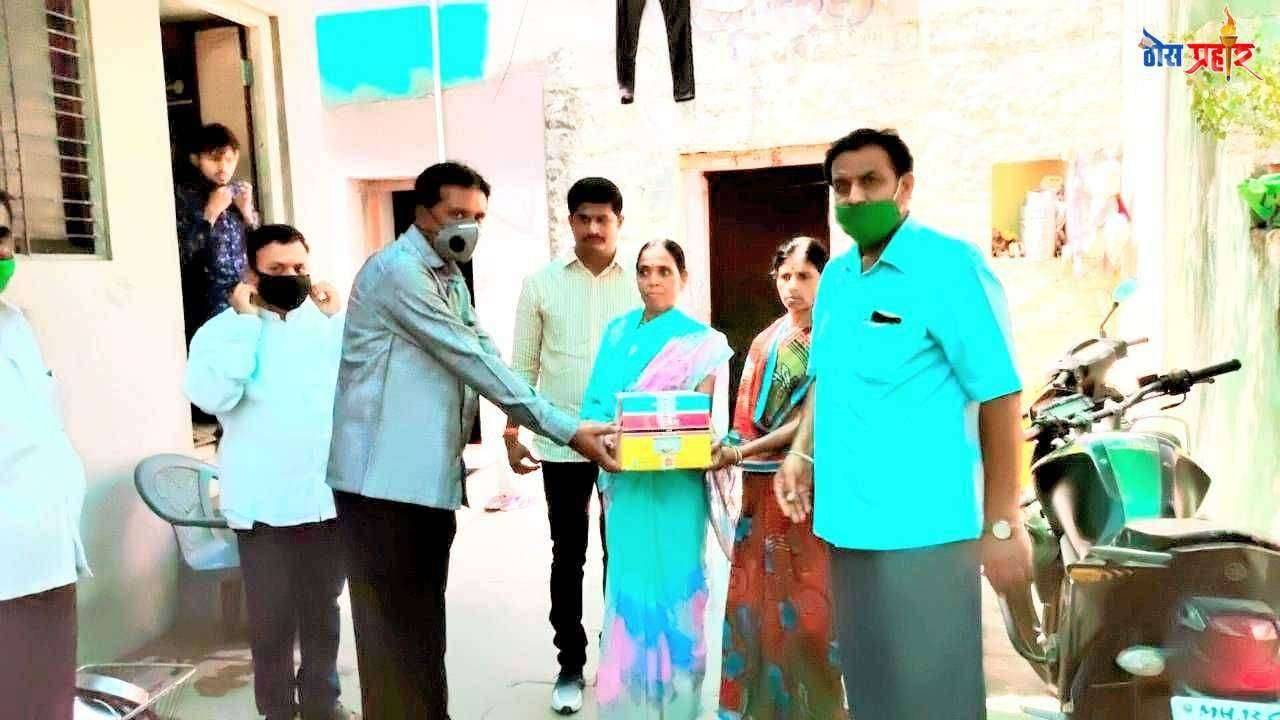 भाजपा युवा मोर्चा, पंढरपूर तर्फे १००० किट चे टारगेट पूर्ण