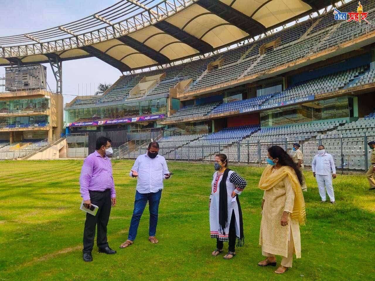आगामी नियोजनाच्या अनुषंगाने वानखेडे स्टेडियमची महापौरांनी केली