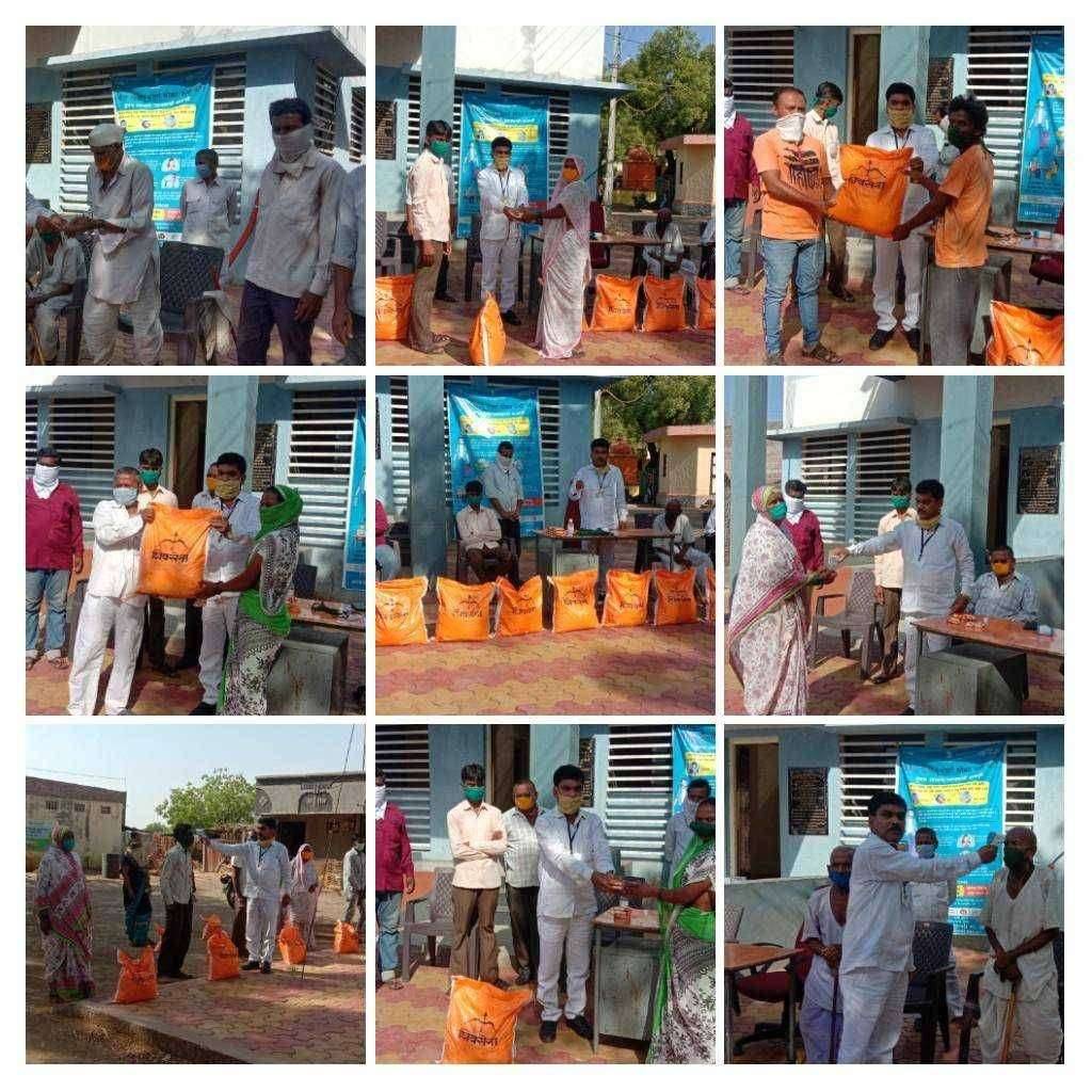 सुंदरपट्टी येथे आदिवासी कुटुंबातील लाभार्थ्यांना मा ना गुलाबराव पाटील यांनी जीवनावश्यक वस्तू उपलब्ध करून दिल्या