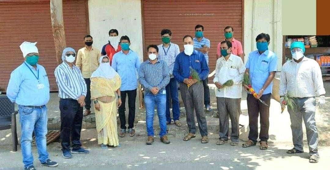 प्रभाग क्रमांक १४ सोशल मिडीयाच्या माध्यमातून डॉक्टर देणार मोफत सेवा,नगरसेवीका कमलबाई पाटील यांच्या उपक्रमाचे तहसीलदार मिलिंद वाघ यांच्या हस्ते झाला शुभारंभ