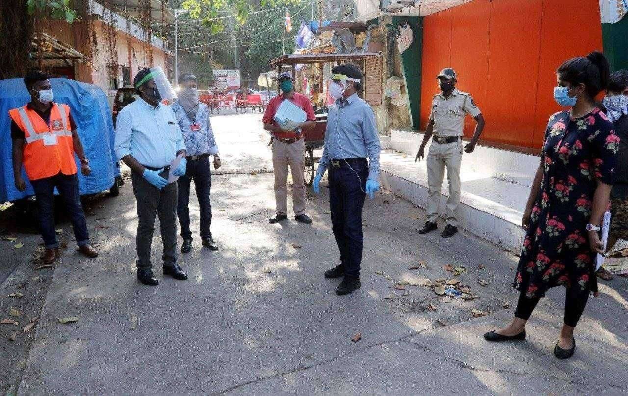 प्रतिबंधित क्षेत्रात कठोर अंमलबजावणी करण्याचे आयुक्तांचे आदेश नौपाडा-कोपरी प्रभागातील प्रतिबंधित क्षेत्राची केली पाहणी