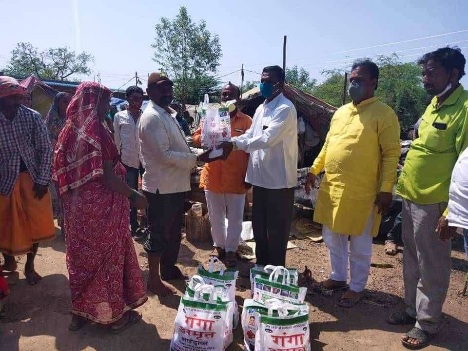 मरीआई समाज बांधवांना मनसेची मदत