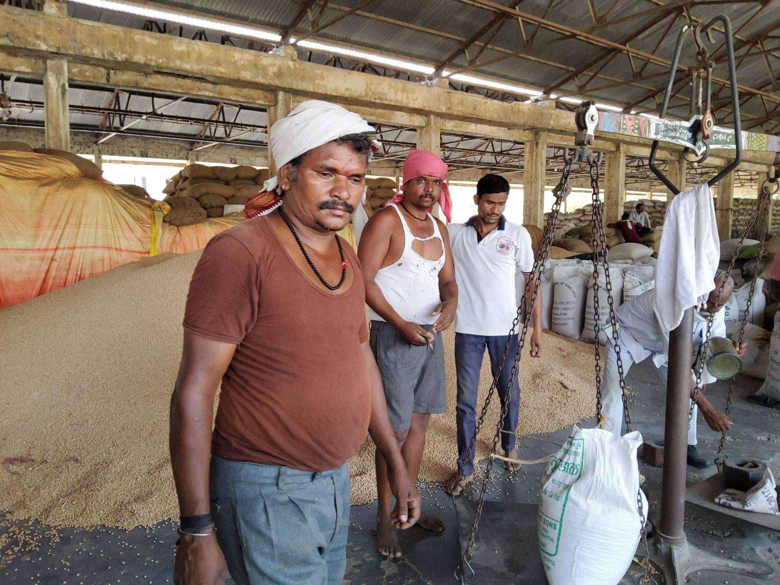 ?️ Big Breaking..अखेर अमळनेर कृषी उत्पन्न बाजार समिती चा कोरोना बॉम्ब फुटला...खेडो पाडी घुसला कोरोना...
