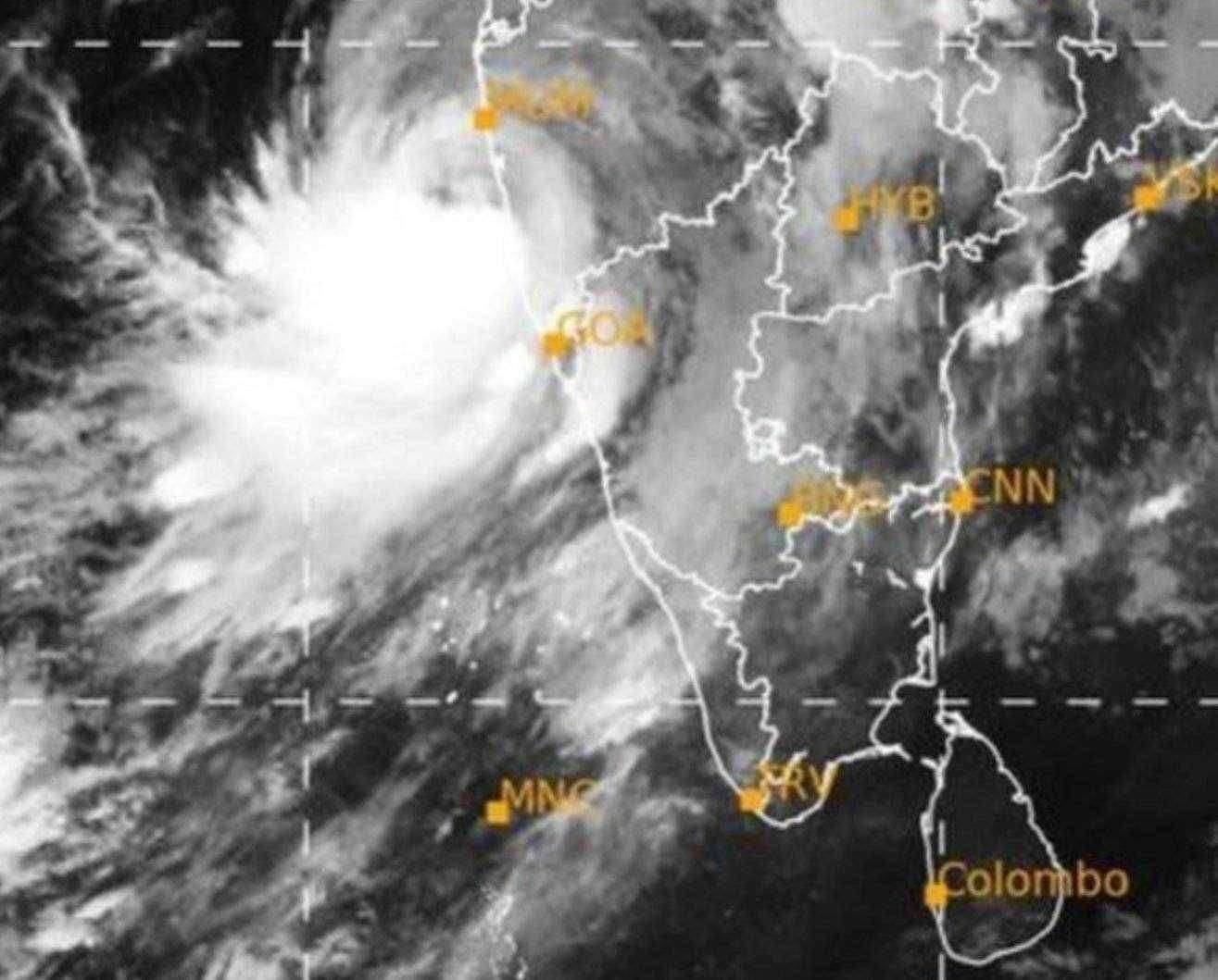 ?️ निसर्ग चक्रीवादळ अपडेट..पहा चक्रीवादळाचा मार्ग...