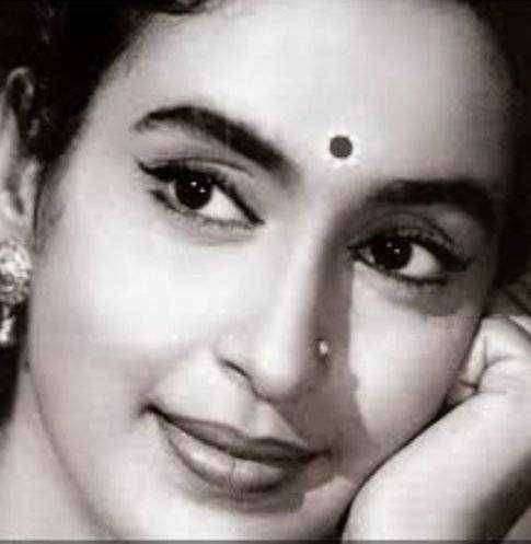 ?️ ह्या अभिनेत्रीला स्वतःचा चित्रपट पहावयास होती बंदी