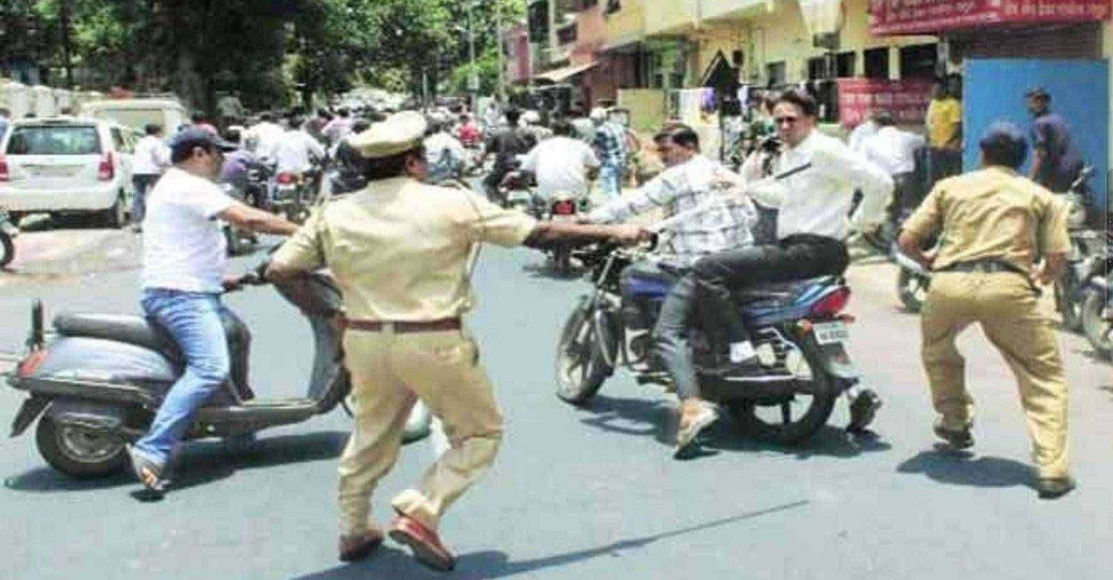 ?️ Big Breaking...पिंपरीत राडा, दगडफेक आणि गाड्यांच्या तोडफोडीनंतर पोलिसांकडून लाठीचार्ज