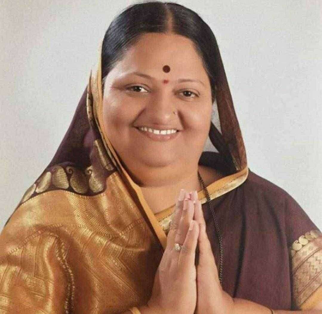 शिरूड कोरोना बाधीत डॉक्टर च्या संपर्कात आलेल्यांनी स्वतः हुन कॉरंटाईन व्हा तिलोत्तमा पाटील