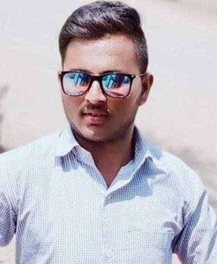 गावात चावडीवर मोठ्याने भाषण देणाऱ्या पुढाऱ्यांनो कोरोनाच्या धास्तीने घरातच का जनतेसाठी बाहेर या