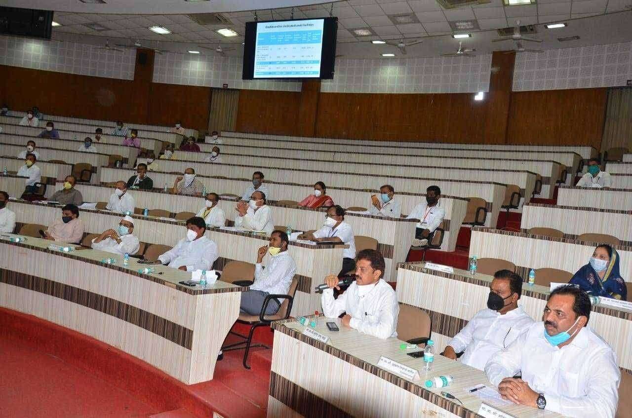 चाळीसगाव तालुक्यातील कोरोना पॉझिटिव्ह रुग्णांना स्वतंत्र रुग्णवाहिका मिळावी व संशयित रुग्णांचे टेस्ट रिपोर्ट तात्काळ उपलब्ध व्हावेत