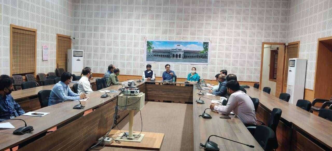 बँकांनी शेतकऱ्यांना पीककर्ज उपलब्धतेसाठी सहकार्य करा : खा. डॉ. भारती पवार