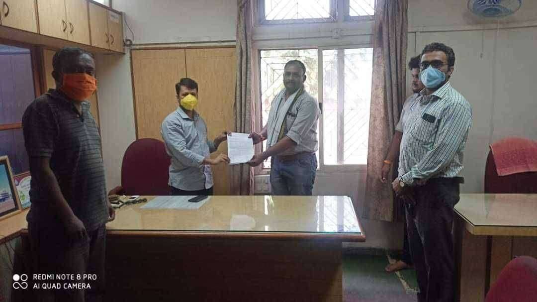 व्हि एच पटेल चेअरमन पदावरून राजेंद्र चौधरी यांना बडतर्फ करा - शिवप्रेमी संघटनाची नारायण अग्रवाल यांच्या कडे निवेदनाद्वारे मागणी