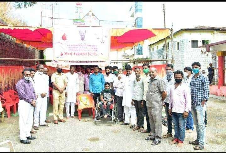 स्व. महेंन्द्र कुमार चांडक यांच्या स्मरणार्थ आधार फौंडेशन मुरुडच्या वतीने मुरुड मध्ये ८१ जणांनी केले रक्तदान