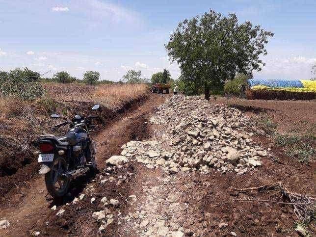 परंडा तालूक्यातील रोहयो च्या बोगस कामाची चौकशीची मागणी कामावर मजुर न लावता बोगस मस्टर काढण्याचे प्रयत्न