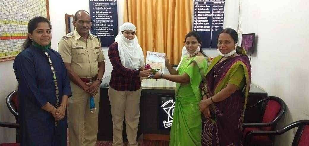 चाळीसगाव राष्ट्रवादी महिला काँगेस कडून महिला कोरोना योद्धा चा गौरव ...