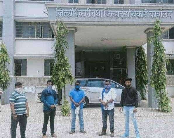 दलितांवरील अत्याचाराची चौकशी होवून दोषींवर कठोर कारवाई व्हावी भिम आर्मीचे मुख्यमंत्र्यांना निवेदन