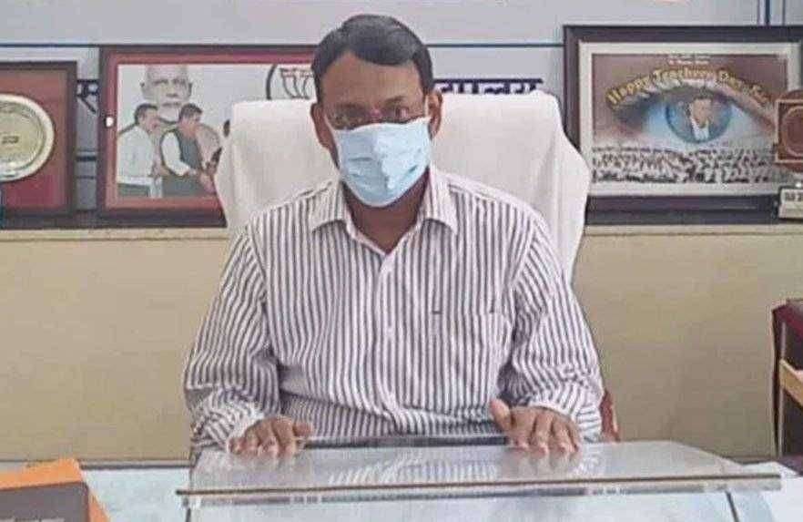 डॉ .जयप्रकाश रामानंद यांनी स्वीकारला अधिष्ठाता पदाचा कार्यभार