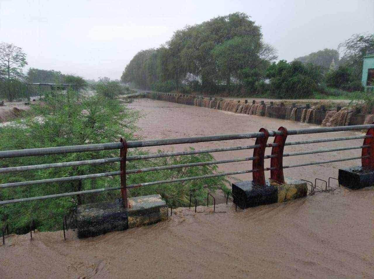 येवला तालुक्यातील उत्तर पूर्व भागात मोठ्या प्रमाणात दमदार पावसाची हजेरी.!