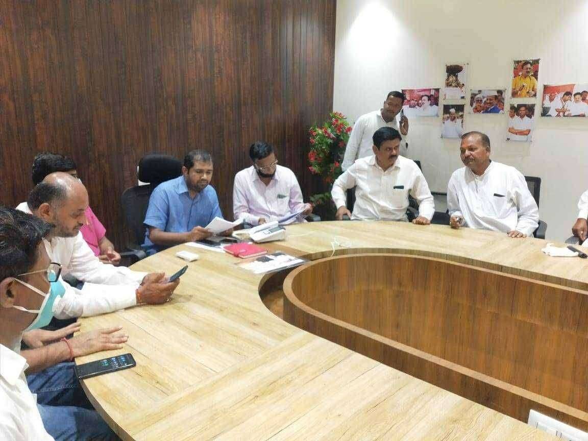 ठिय्या आंदोलनात सहभागी होण्याचे चाळीसगाव तालुक्यातील कापूस व मका उत्पादक शेतकरी बांधवाना आमदार मंगेश चव्हाण यांचे आवाहन...