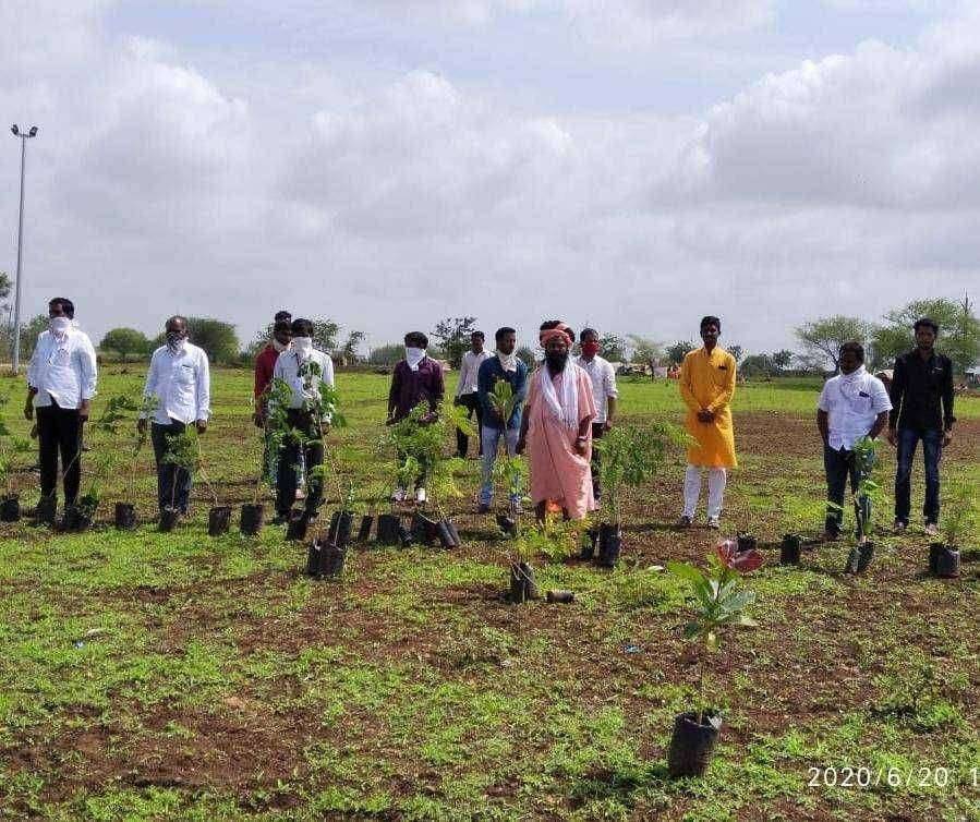 झाडे लावा, झाडे जगवा वृक्षारोपण समारंभ सोनारी येथे २५० झाडे लावुन कार्यक्रम संपन्न