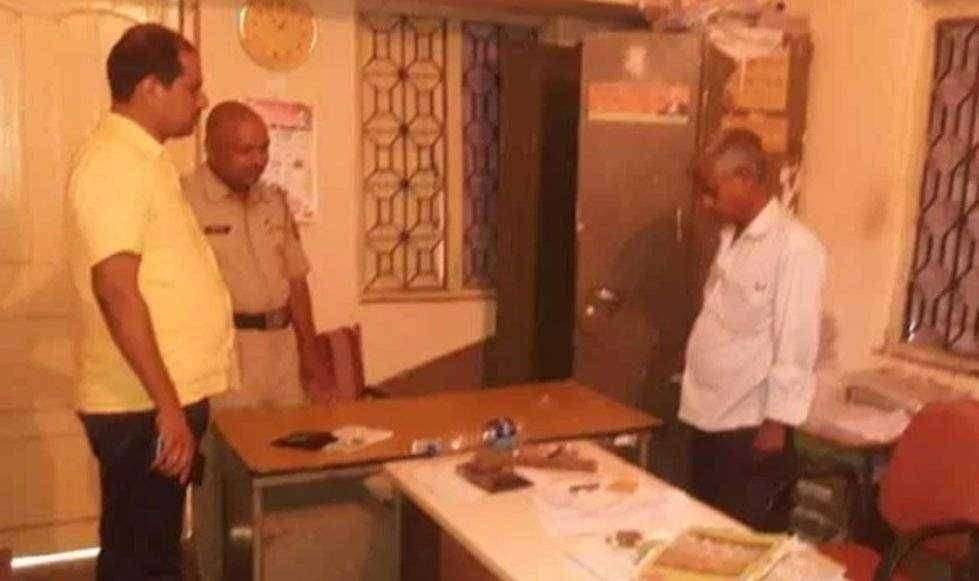 पहूरपेठ ग्रामपंचायतीतील कॅमेरे फोडून तलाठी कार्यालयात चोरी