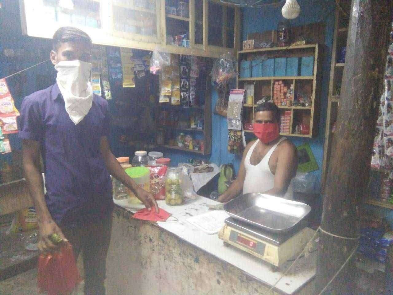 पंडीत जवाहरलाल नेहरू समाजकार्य महाविद्यालय अमळनेर येथील B.S.W. 3 च्या विध्यार्थी कैलास