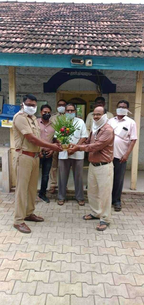 मारवड पोलीस स्टेशनची बेस्ट पोलीस स्टेशन म्हणून निवड झाल्याने मान्यवरांनी केला एपीआय राहुल फुला यांचा सत्कार...
