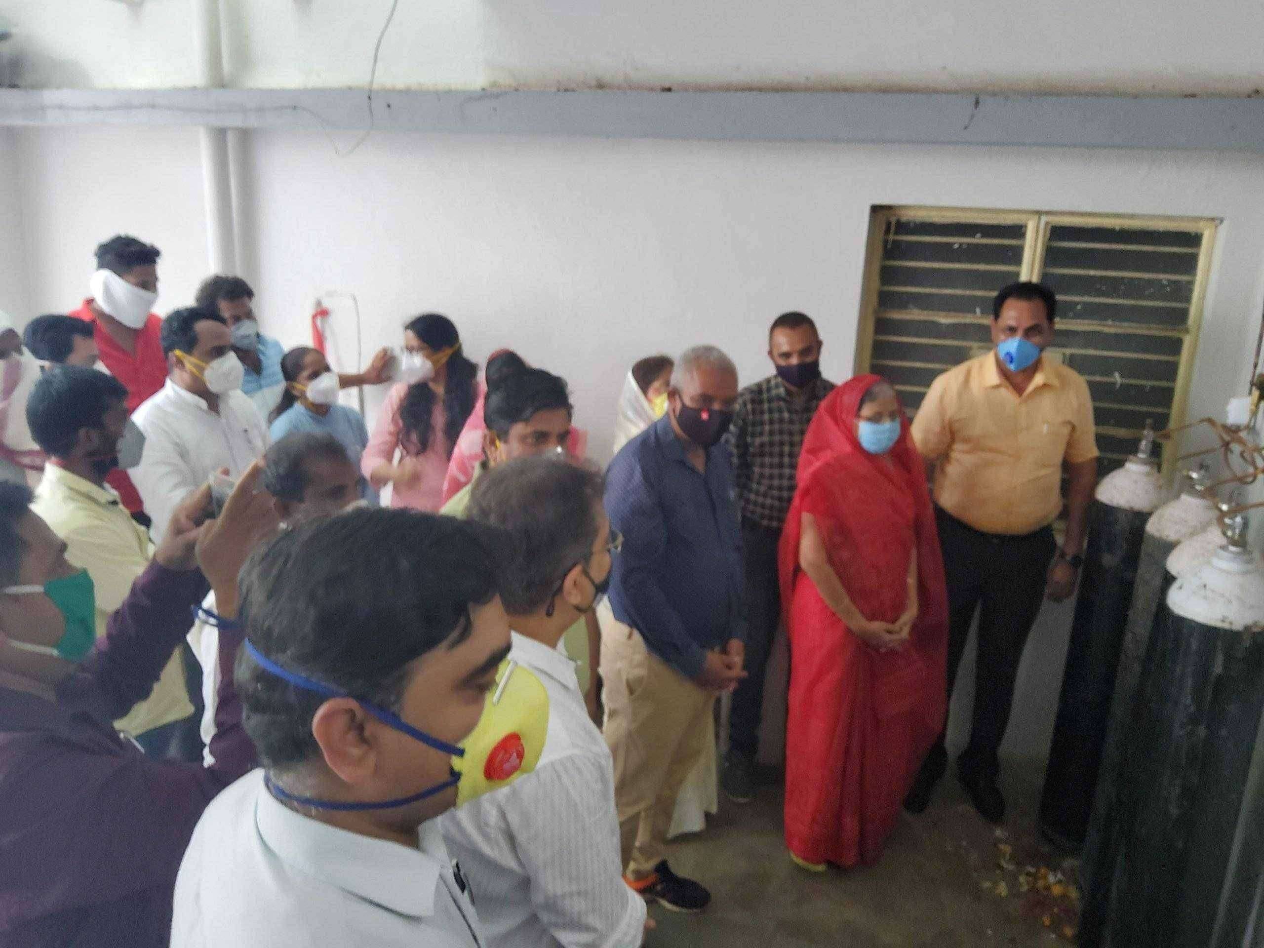 अमळनेर येथे ग्रामीण रुग्णालयात श्री. हर्ष प्रकाशचंद बोथरा कोव्हीड ऑक्सीजन पाईप लाईन लोकार्पण सोहळा संपन्न...