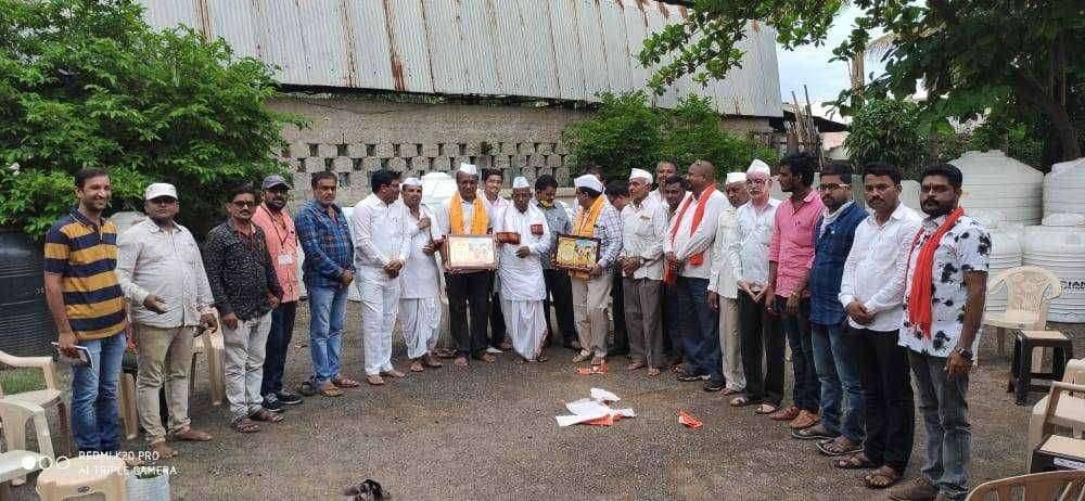 देवडा फाउंडेशन व जीवराज प्रतिष्ठान यांना अन्नदाता पुरस्कार प्रकाश महाराज बोधले यांच्या हस्ते देऊन सन्मानित