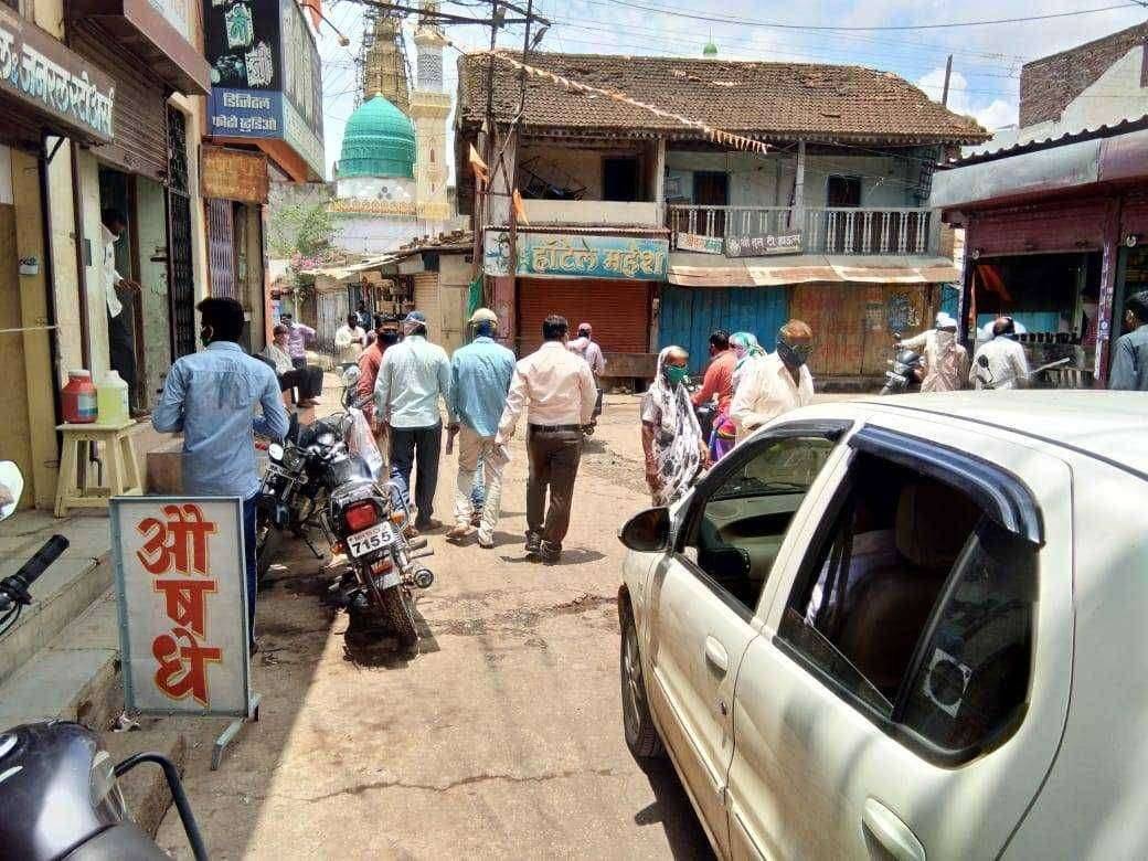 चांदवडला मास्क न वापरणाऱ्या 42 लोकांवर दंडात्मक कारवाई